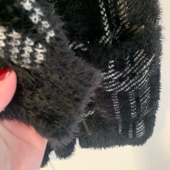 NWOT Dex Slightly Oversized, Long, Soft Fuzzy Sweater - Picture 2 of 5